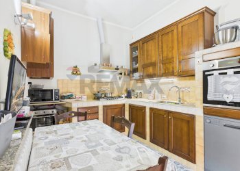 Cucina - Casa indipendente FRAZIONE BOTTAROLO
 
4, Barbianello - foto 7