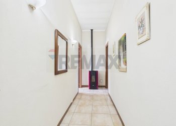 Corridoio - Casa indipendente FRAZIONE BOTTAROLO
 
4, Barbianello - foto 8