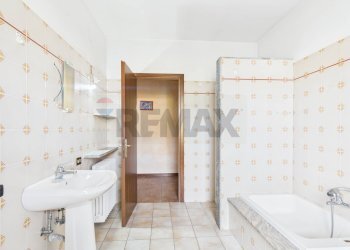 Bagno - Casa indipendente FRAZIONE BOTTAROLO
 
4, Barbianello - foto 38