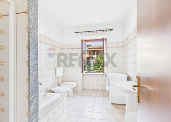 Bagno - Casa indipendente FRAZIONE BOTTAROLO
 
4, Barbianello - foto 39