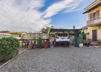 Giardino e posto auto coperto - Casa indipendente FRAZIONE BOTTAROLO
 
4, Barbianello - foto 40