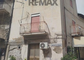 Casa all\'aperto - Casa indipendente Piazza Guglielmo Marconi
 
1/3/5, Raddusa - foto 2