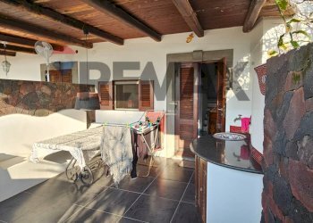 Sala da pranzo - Villa a Schiera Via Giuseppe Picone
 
snc, Lipari - foto 2