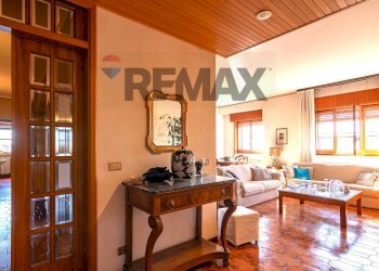 Ingresso salone - Appartamento Via Archimede
 
5, Caltagirone - foto 12