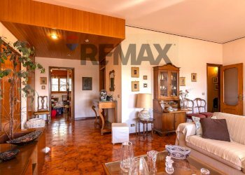 Salone - Appartamento Via Archimede
 
5, Caltagirone - foto 13