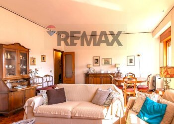 Salone - Appartamento Via Archimede
 
5, Caltagirone - foto 14