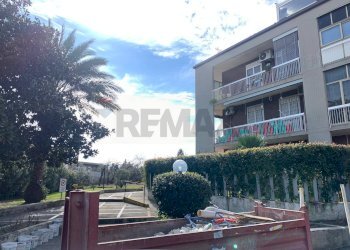 Edificio all\'aperto - Box Via XXI Aprile
 
47, Aci Castello - foto 3