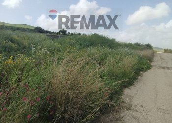 Vista delle montagne - Terreno agricolo SP 102ii
 
snc, Castel di Iudica - foto 6