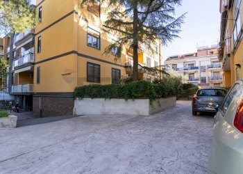 Edificio all\'aperto - Appartamento Via Umberto
 
5, Sant'Agata Li Battiati - foto 1