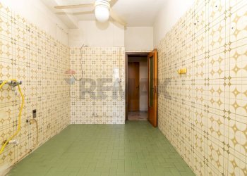 Stanza vuota - Appartamento Via Umberto
 
5, Sant'Agata Li Battiati - foto 32