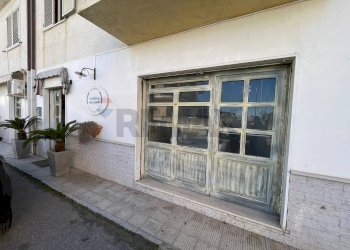 Edificio all\'aperto - Attività Commerciale Via Lucania
 
41, Corigliano-Rossano - foto 1