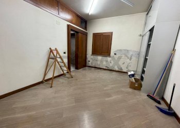 Hall / corridoio - Locale Commerciale via fontanelle
 
14, Corigliano-Rossano - foto 17