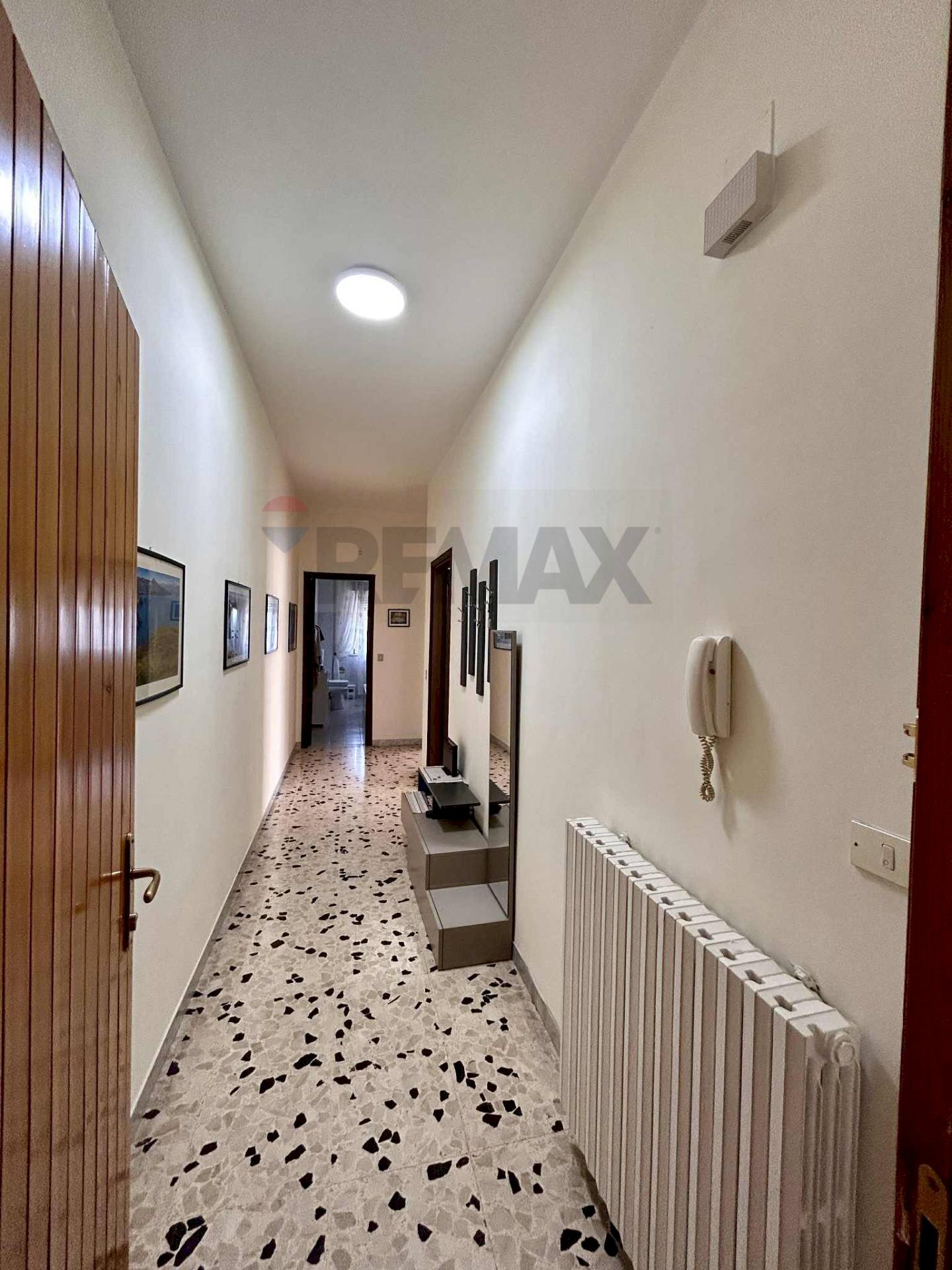 Hall / corridoio - Three-room apartment Via Nazionale
 
174, Corigliano-Rossano - photo 2