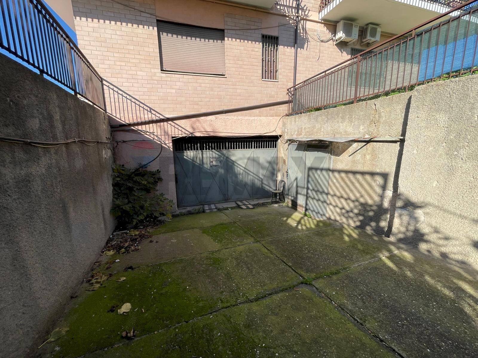 Casa all\'aperto - Magazzino VIA ROMAGNA
 
6, Corigliano-Rossano - foto 1
