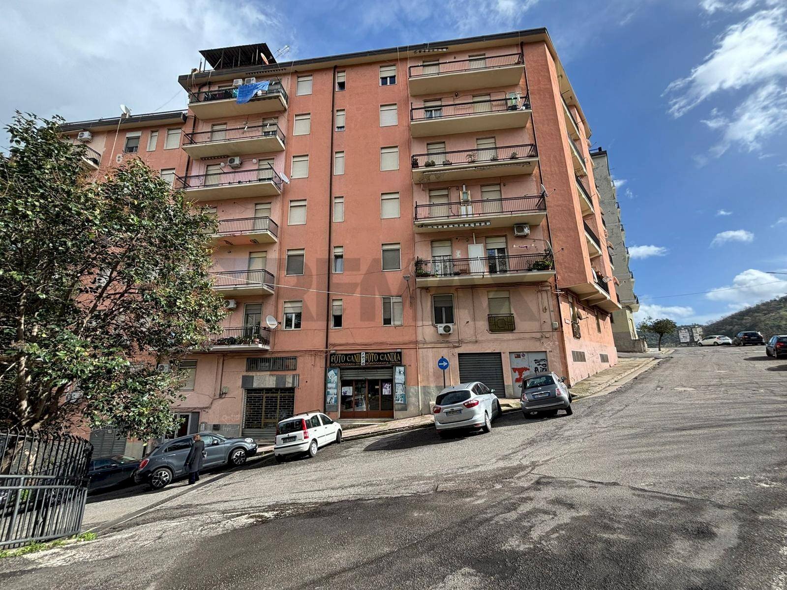 Edificio all\'aperto - Locale Commerciale via ospizio
 
123-125, Corigliano-Rossano - foto 1