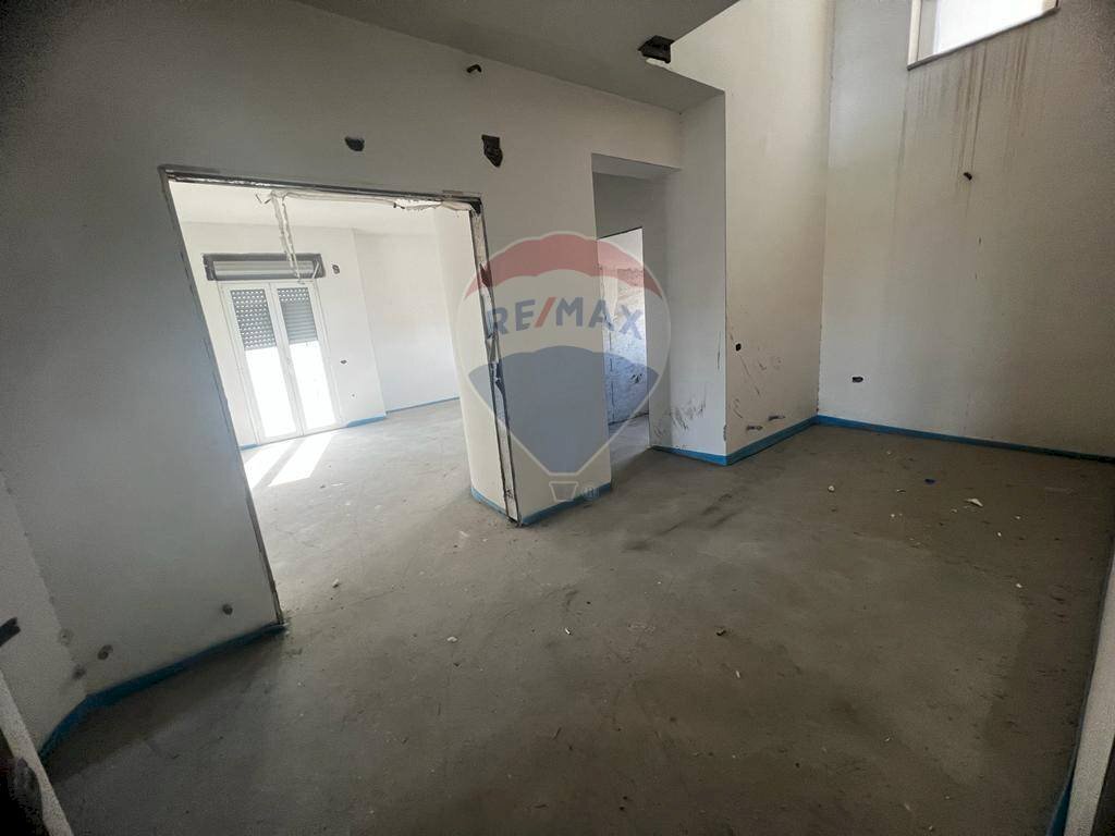 Stanza vuota - Villa Bifamiliare VIA ALCIDE DE GASPERI SNC, Corigliano-Rossano - foto 3