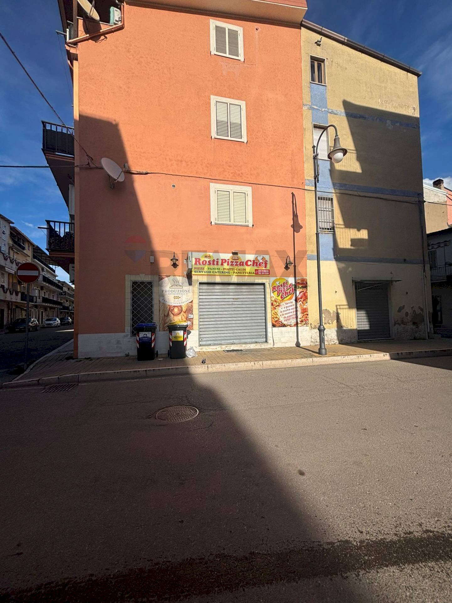 Edificio all\'aperto - Attività Commerciale viale salerno
 
44, Corigliano-Rossano - foto 2