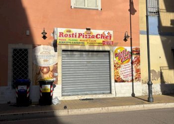 Edificio all\'aperto - Attività Commerciale viale salerno
 
44, Corigliano-Rossano - foto 1