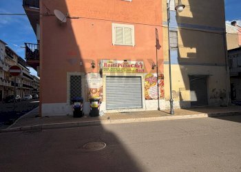 Edificio all\'aperto - Attività Commerciale viale salerno
 
44, Corigliano-Rossano - foto 2