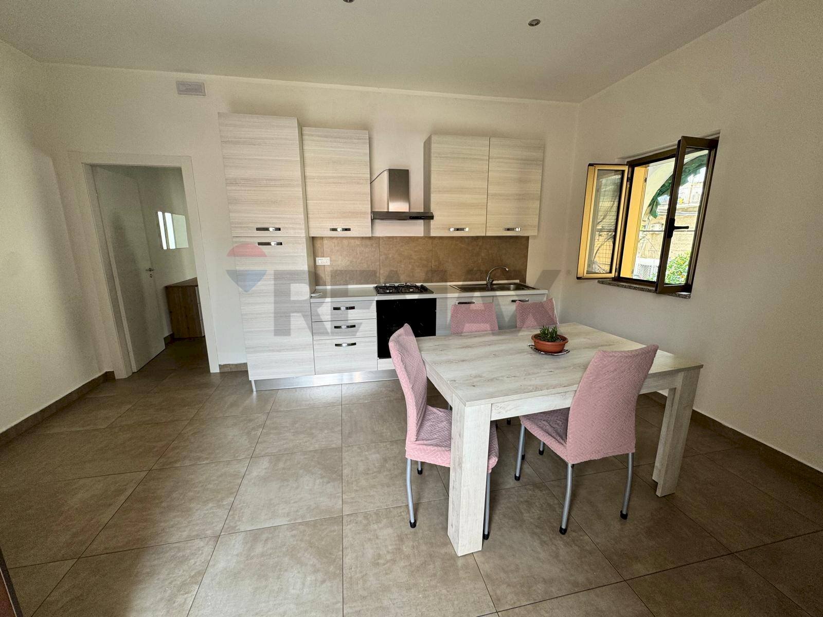 Sala da pranzo - Trilocale Corigliano-Rossano - foto 2