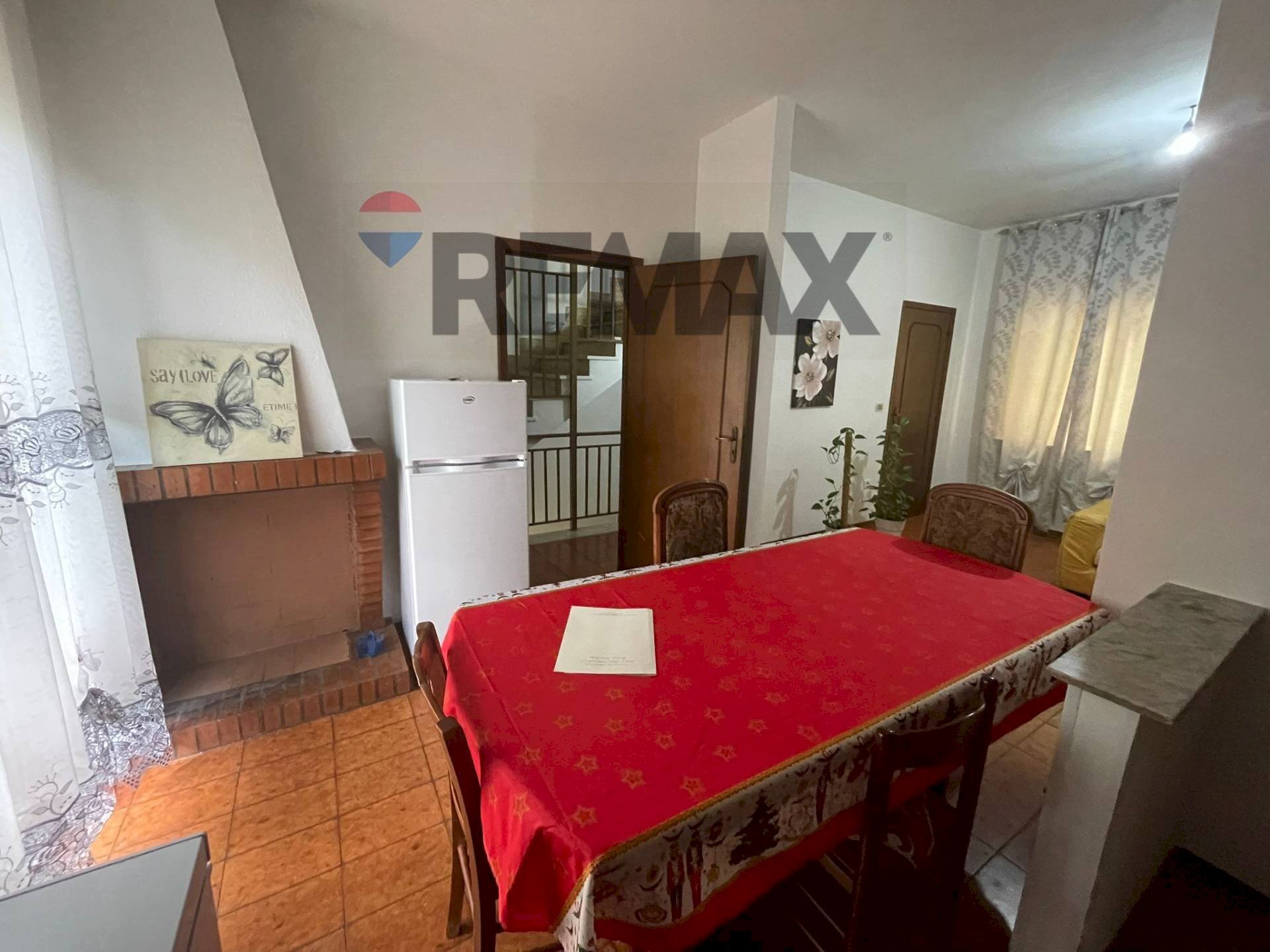 Sala da pranzo - Casa indipendente Via Monte Bianco
 
19, Corigliano-Rossano - foto 2