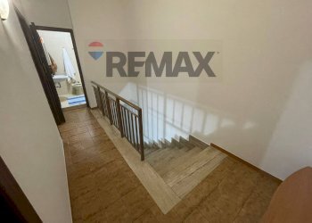 Scale - Casa indipendente Via Monte Bianco
 
19, Corigliano-Rossano - foto 12