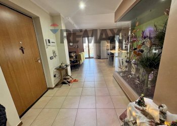 Hall / corridoio - Apartment via fior di loto
 
1, Corigliano-Rossano - photo 2