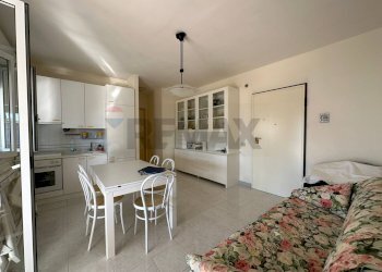 Soggiorno - cucina - Trilocale via Rosa dei Venti
 
2, Manfredonia - foto 11