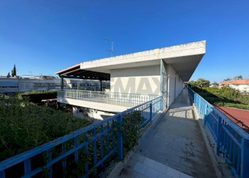 Corridoio esterno - Trilocale via Rosa dei Venti
 
2, Manfredonia - foto 20