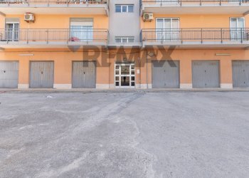 Edificio all\'aperto - Quadrilocale Largo Luciano Russo
 
1/a, Siracusa - foto 2