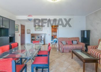 Sala da pranzo - Quadrilocale Largo Luciano Russo
 
1/a, Siracusa - foto 8
