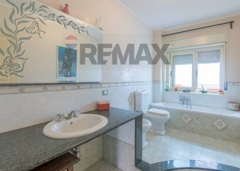 Bagno - Quadrilocale Largo Luciano Russo
 
1/a, Siracusa - foto 18