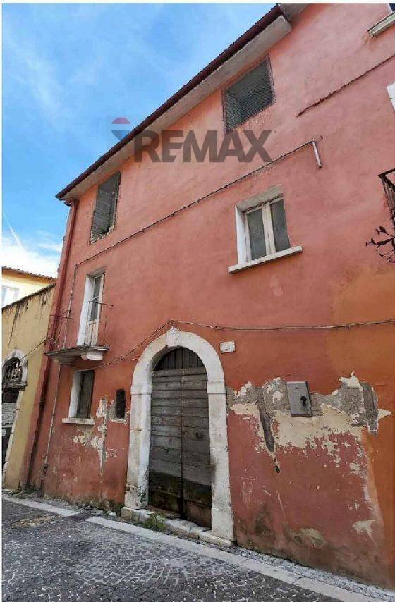 Edificio all\'aperto - Rustico via Margherita
 
21, Sulmona - foto 1