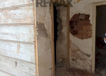 Scale - Rustico via Margherita
 
21, Sulmona - foto 2