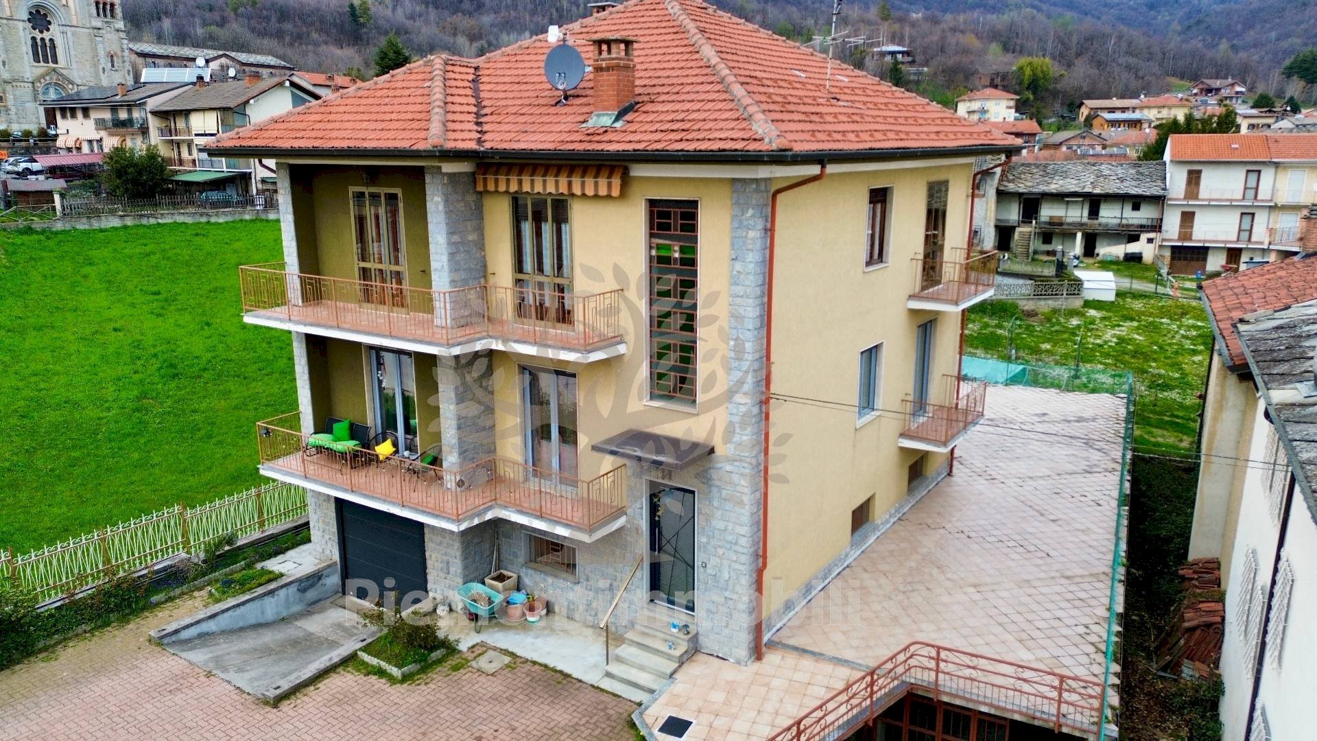 Foto 1 - Casa semi indipendente via santuario
 
4, Giaveno - foto 1