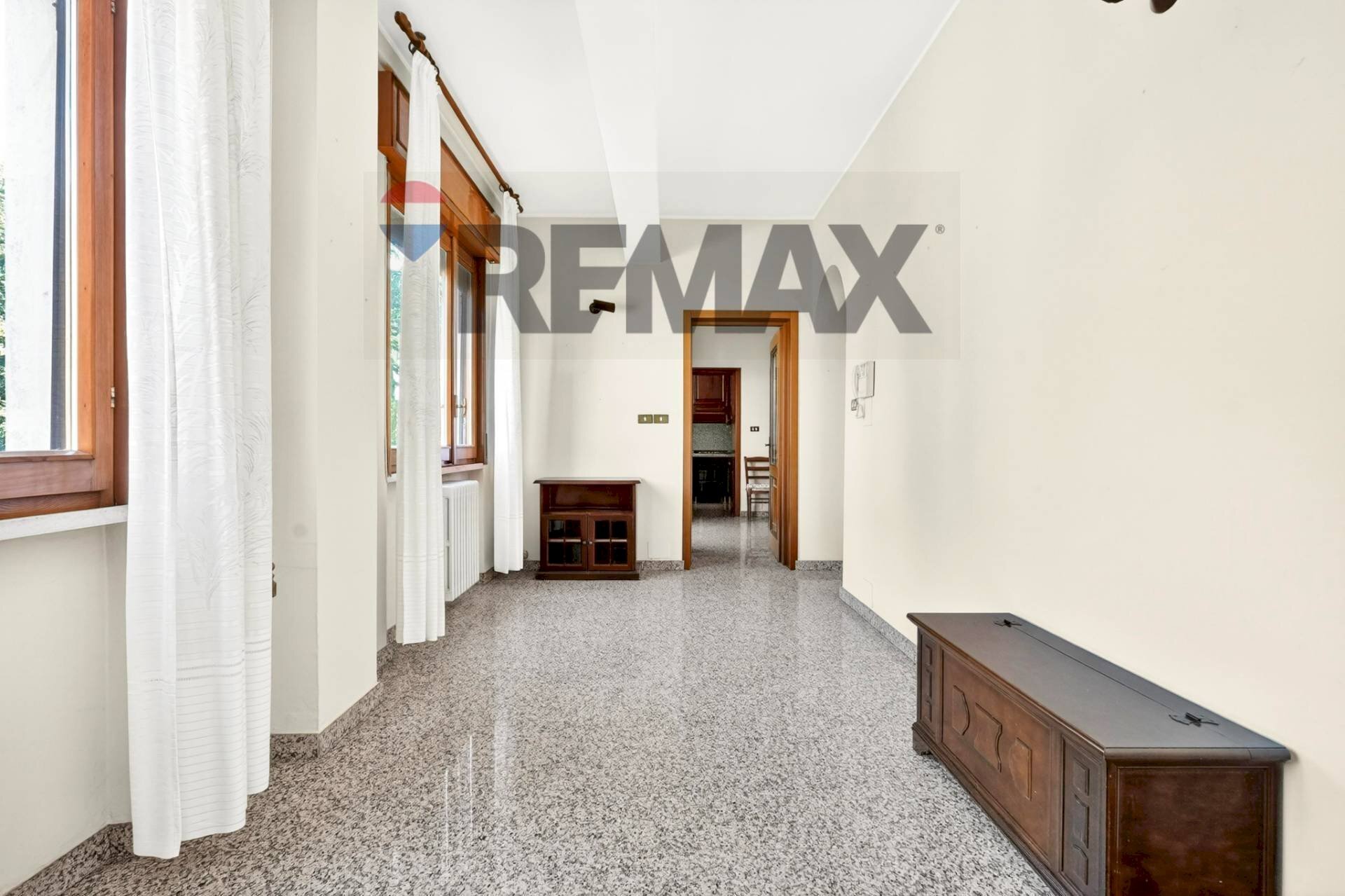 Hall / corridoio - Trilocale VIA IV NOVEMBRE
 
766, Caronno Pertusella - foto 1