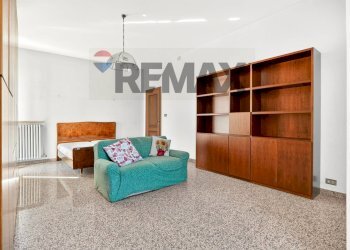 Soggiorno - Trilocale VIA IV NOVEMBRE
 
766, Caronno Pertusella - foto 7