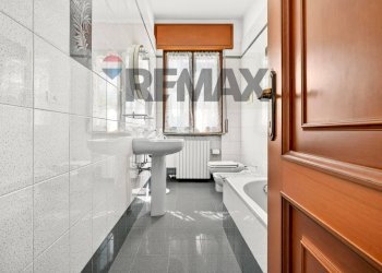 Bagno - Trilocale VIA IV NOVEMBRE
 
766, Caronno Pertusella - foto 12