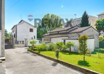 Casa all\'aperto - Trilocale VIA IV NOVEMBRE
 
766, Caronno Pertusella - foto 21