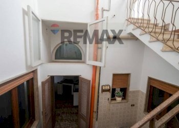 Scale - Casa semi indipendente Via San Pietro in Lama
 
94, Lequile - foto 11