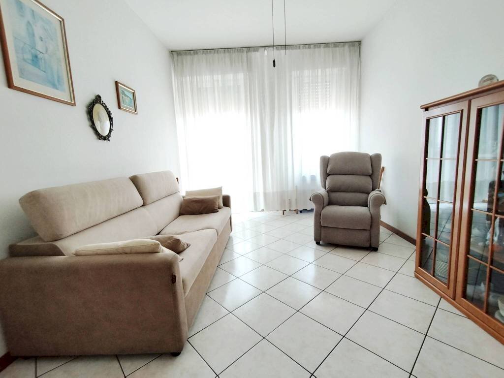 Salone - Two-room apartment via Aquileia, 77, Baranzate - photo 1