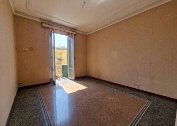 Camera da letto - Quadrilocale corso Monte Grappa, 10, Genova (zona San Fruttuoso) - foto 7