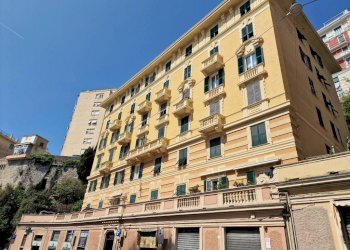 Facciata - Quadrilocale corso Monte Grappa, 10, Genova (zona San Fruttuoso) - foto 14