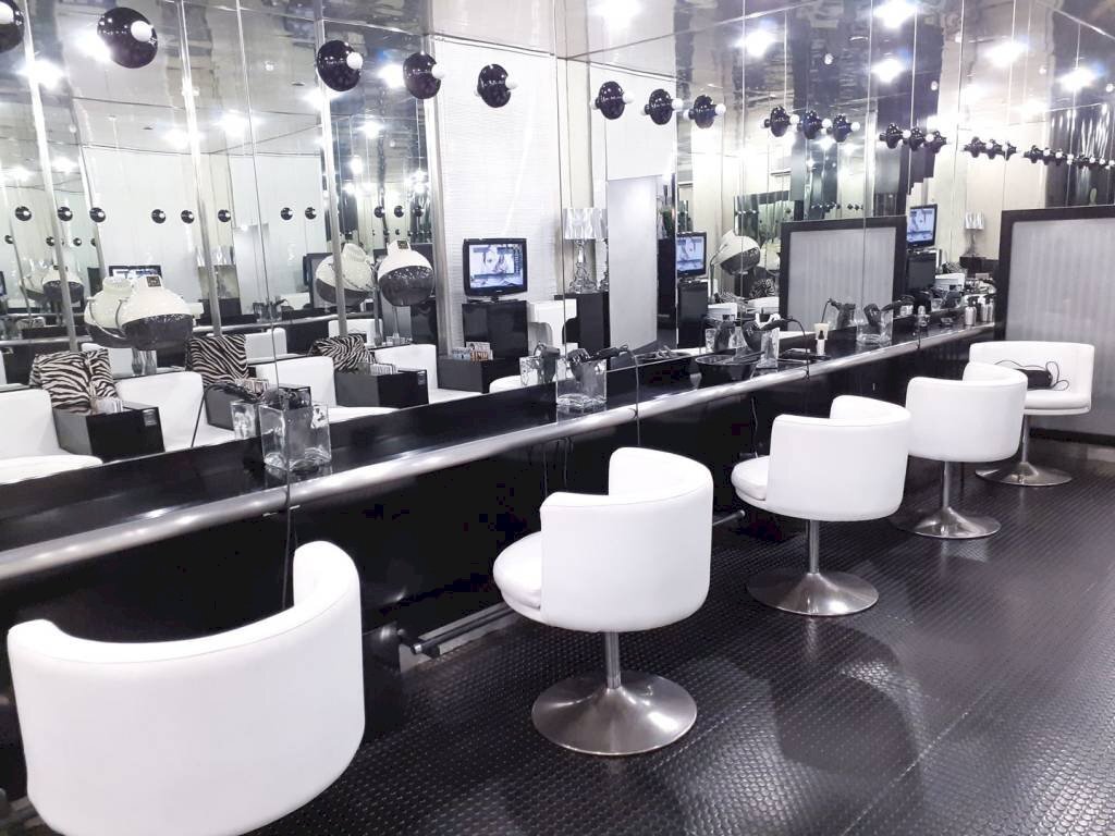 Interno non residenziale - Parrucchieri Uomo - Donna via dell'Indipendenza, Bologna (zona Irnerio) - foto 2