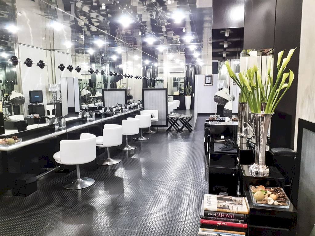 Interno non residenziale - Male - Female Hairdressers via dell'Indipendenza, Bologna (neighborhood Irnerio) - photo 3