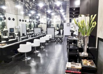 Interno non residenziale - Parrucchieri Uomo - Donna via dell'Indipendenza, Bologna (zona Irnerio) - foto 3