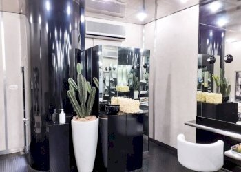 Interno non residenziale - Parrucchieri Uomo - Donna via dell'Indipendenza, Bologna (zona Irnerio) - foto 6