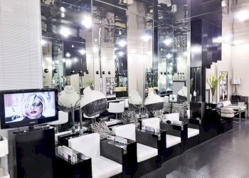 Interno non residenziale - Parrucchieri Uomo - Donna via dell'Indipendenza, Bologna (zona Irnerio) - foto 7