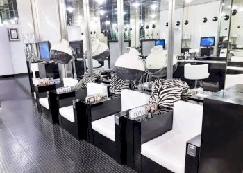 Interno non residenziale - Parrucchieri Uomo - Donna via dell'Indipendenza, Bologna (zona Irnerio) - foto 9