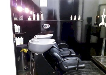 Interno non residenziale - Parrucchieri Uomo - Donna via dell'Indipendenza, Bologna (zona Irnerio) - foto 10